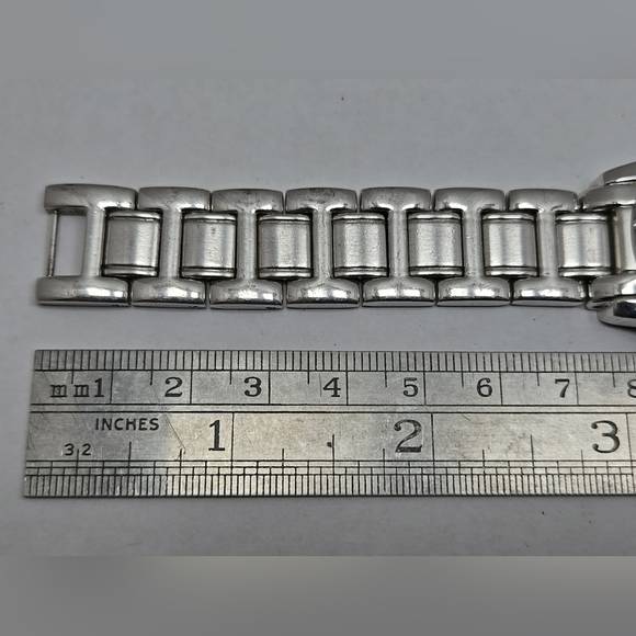 Women’s DMQ Dress Watch Silver Tone Crystal Bezel Multifunction Dial New Battery - Picture 8 of 9